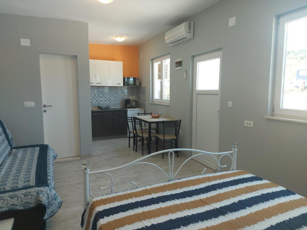 Studio Apartment Palmira Ližnjan Екстериор снимка