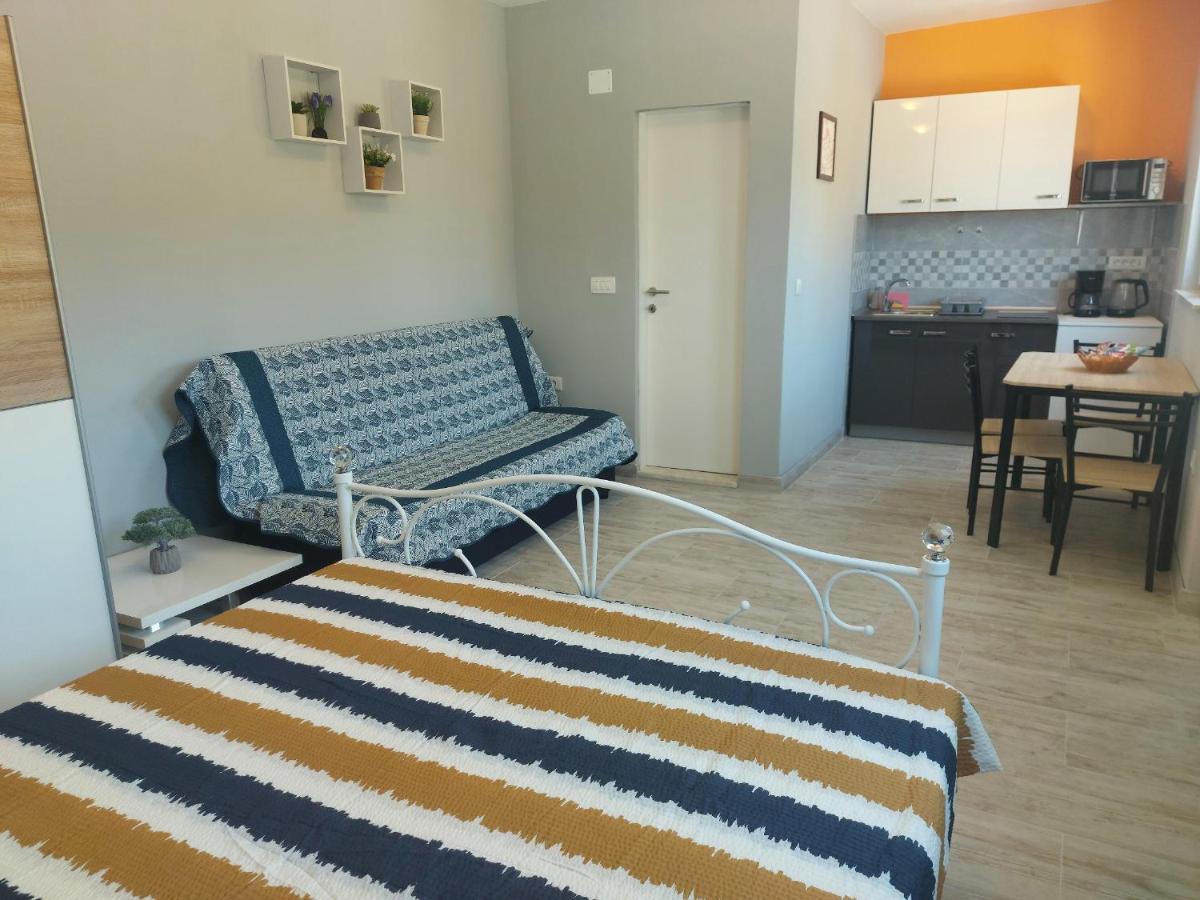 Studio Apartment Palmira Ližnjan Екстериор снимка