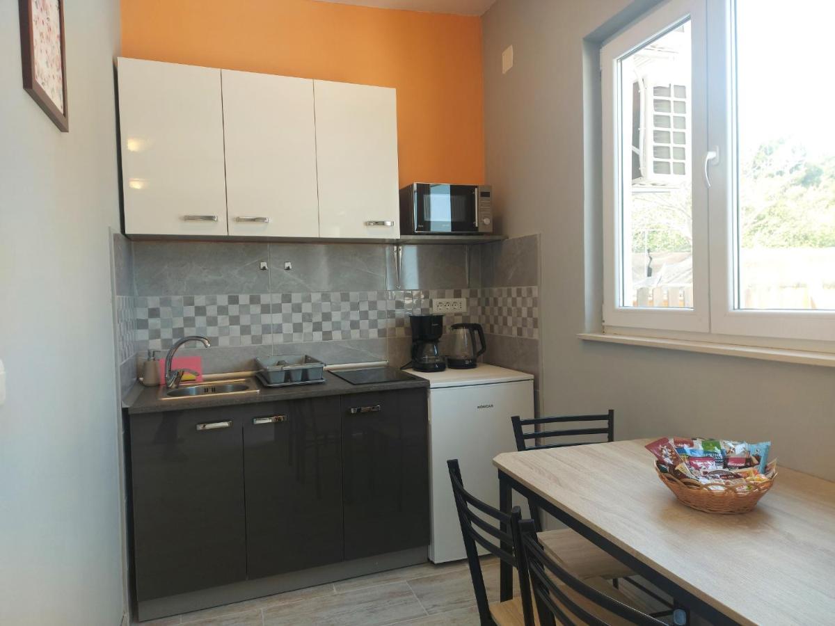 Studio Apartment Palmira Ližnjan Екстериор снимка