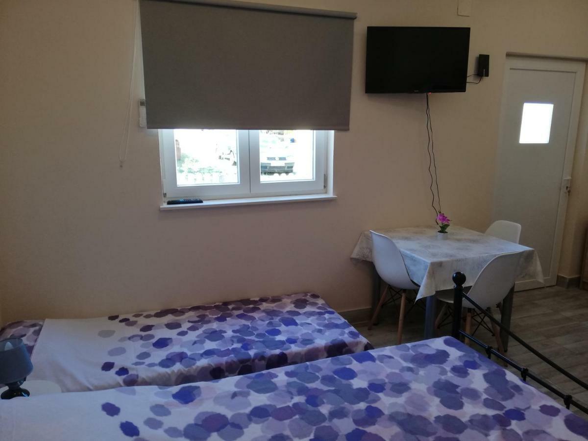 Studio Apartment Palmira Ližnjan Екстериор снимка